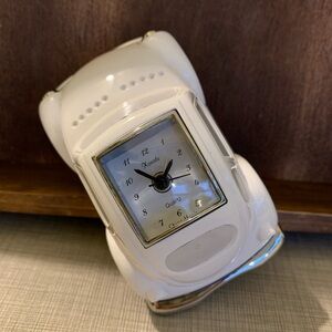 NEW Xanadu White Car Paper Weight Watch